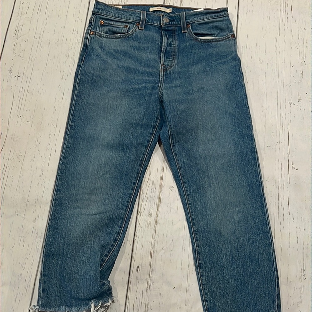 Levi’s Strauss wedgie blue cropped jeans